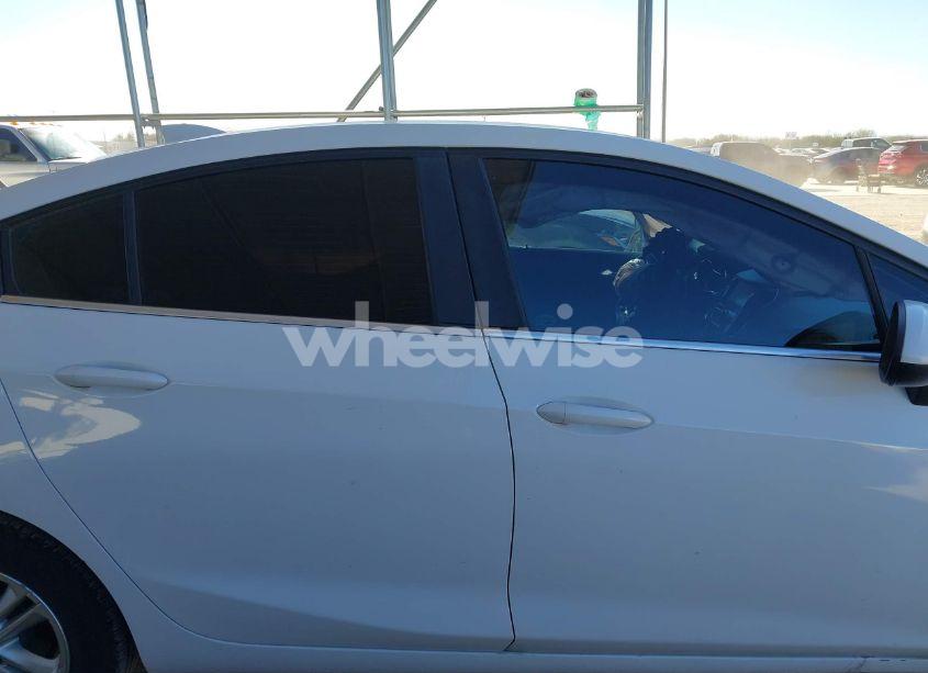 Photo 13 of 2017 Chevrolet Cruze LT AUTO (VIN 1G1BE5SM2H7219271)