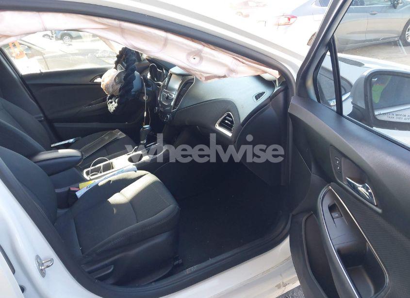 Photo 5 of 2017 Chevrolet Cruze LT AUTO (VIN 1G1BE5SM2H7219271)