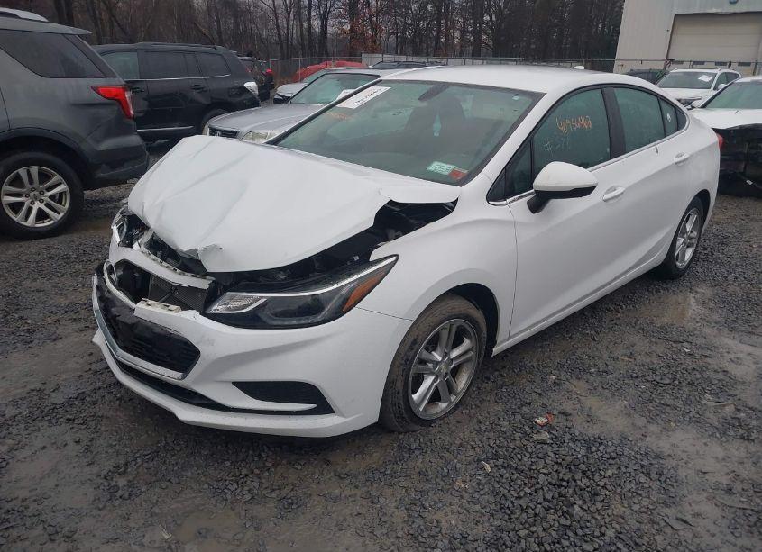 Photo 2 of 2017 Chevrolet Cruze LT AUTO (VIN 1G1BE5SM2H7232456)