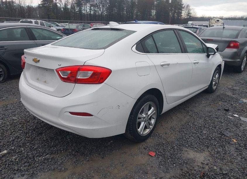 Photo 4 of 2017 Chevrolet Cruze LT AUTO (VIN 1G1BE5SM2H7232456)