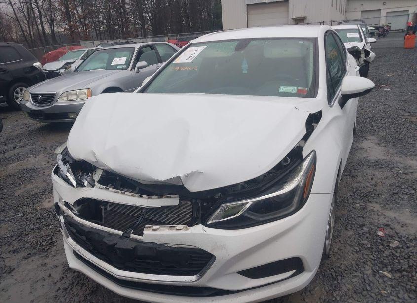 Photo 6 of 2017 Chevrolet Cruze LT AUTO (VIN 1G1BE5SM2H7232456)