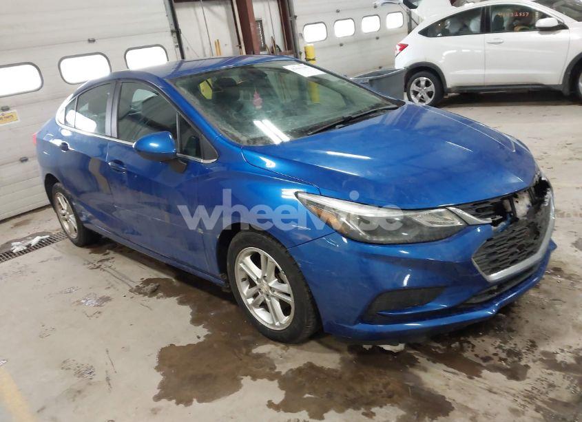 2017 Chevrolet Cruze LT AUTO (VIN 1G1BE5SM2H7234241) main photo
