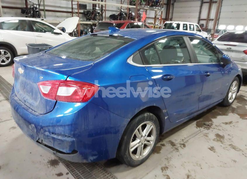 Photo 4 of 2017 Chevrolet Cruze LT AUTO (VIN 1G1BE5SM2H7234241)