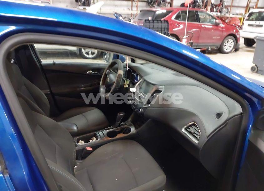 Photo 5 of 2017 Chevrolet Cruze LT AUTO (VIN 1G1BE5SM2H7234241)