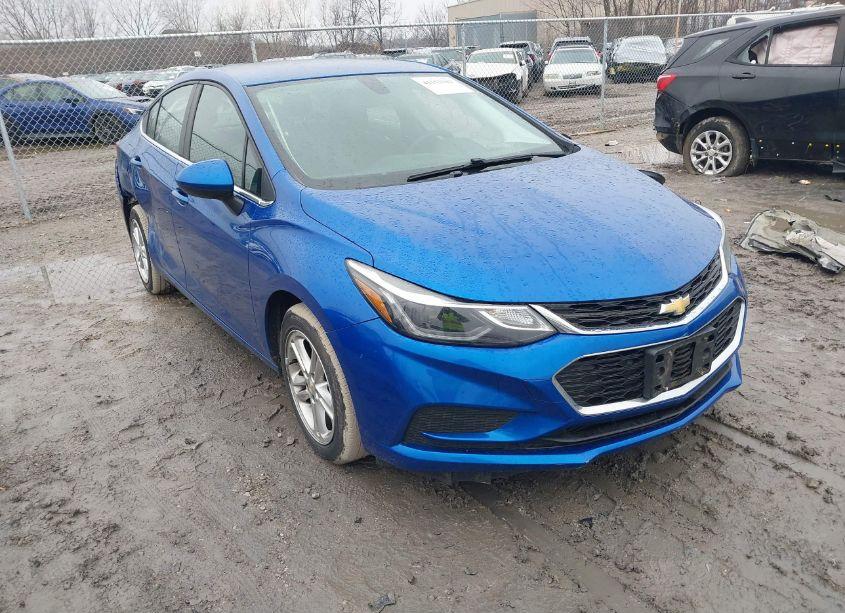 2017 Chevrolet Cruze LT AUTO (VIN 1G1BE5SM2H7237477) main photo