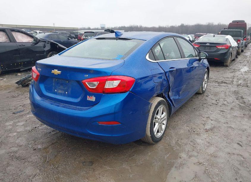 Photo 4 of 2017 Chevrolet Cruze LT AUTO (VIN 1G1BE5SM2H7237477)