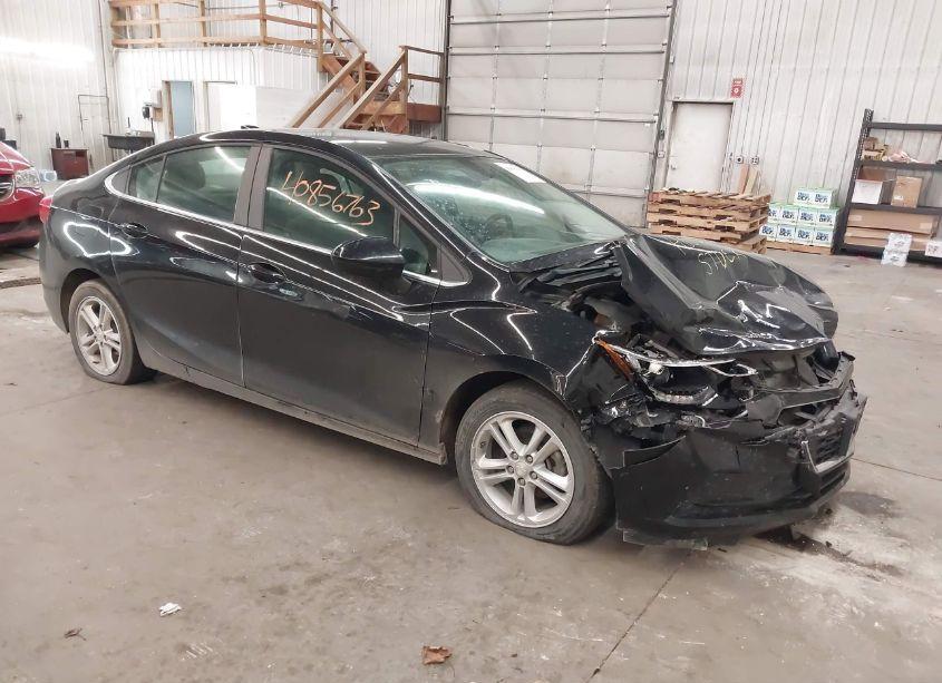 2017 Chevrolet Cruze LT AUTO (VIN 1G1BE5SM2H7238502) main photo