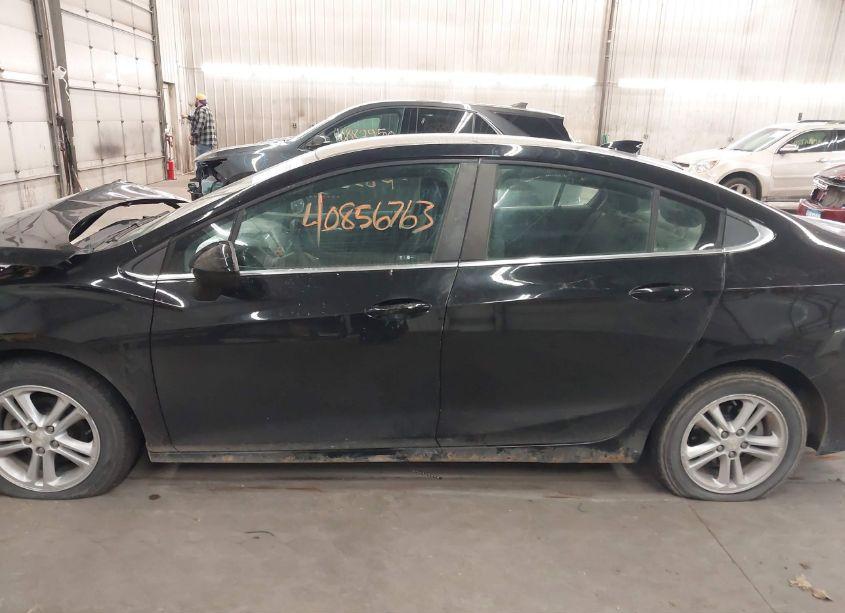 Photo 15 of 2017 Chevrolet Cruze LT AUTO (VIN 1G1BE5SM2H7238502)