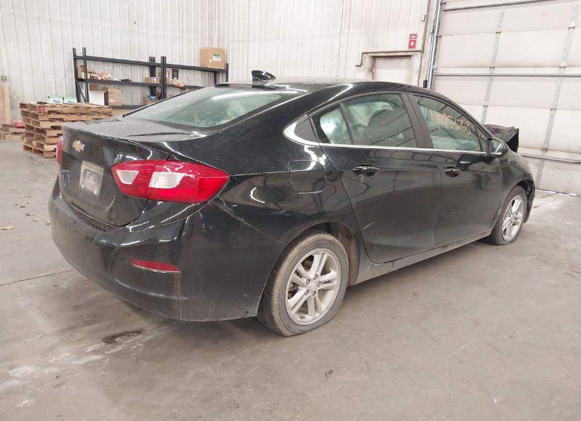 Photo 4 of 2017 Chevrolet Cruze LT AUTO (VIN 1G1BE5SM2H7238502)