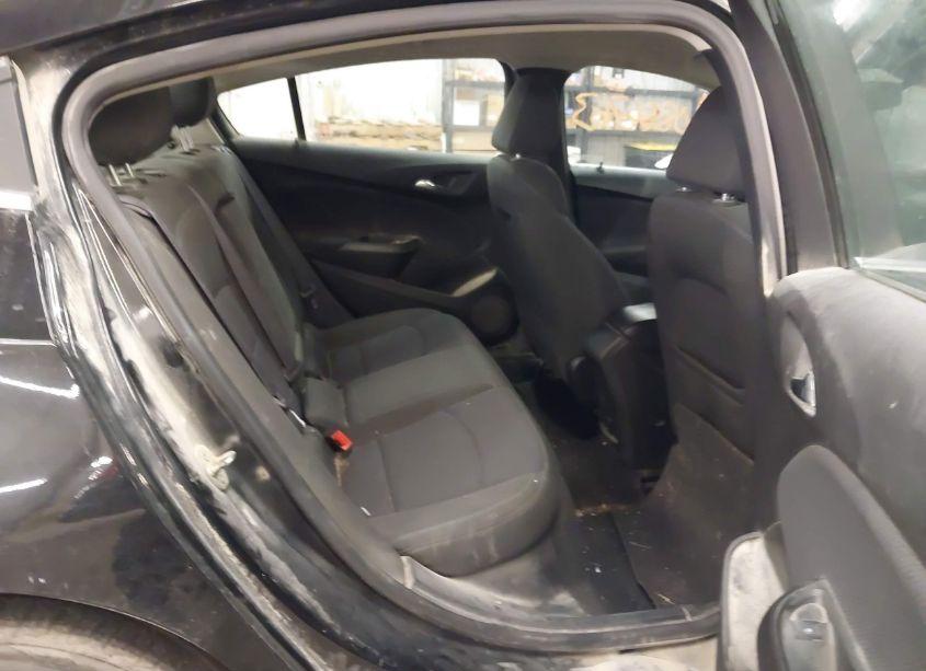 Photo 8 of 2017 Chevrolet Cruze LT AUTO (VIN 1G1BE5SM2H7238502)