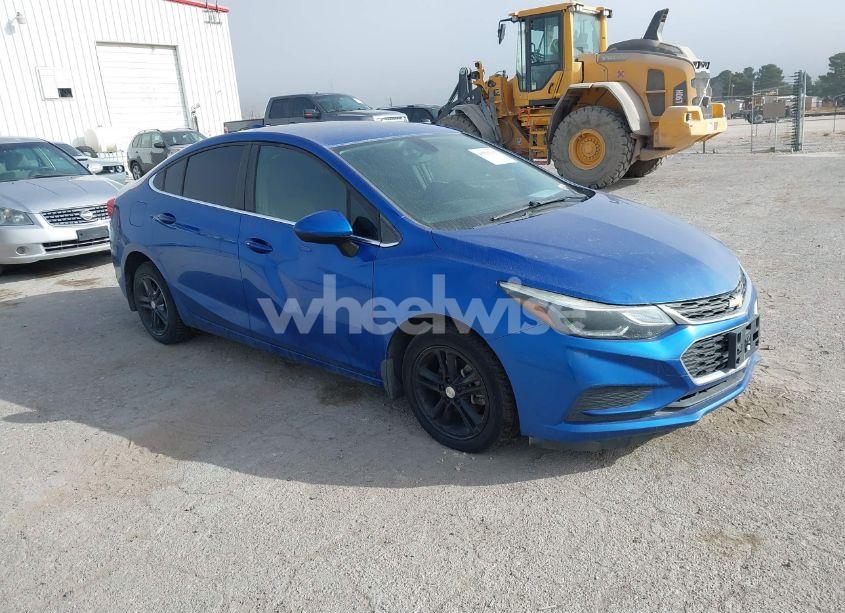 2017 Chevrolet Cruze LT AUTO (VIN 1G1BE5SM2H7252514) main photo