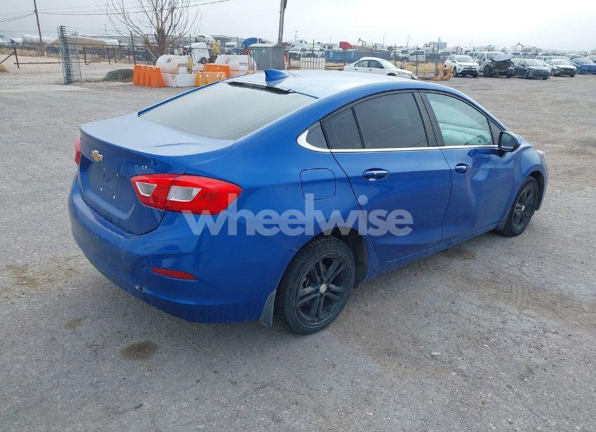 Photo 4 of 2017 Chevrolet Cruze LT AUTO (VIN 1G1BE5SM2H7252514)
