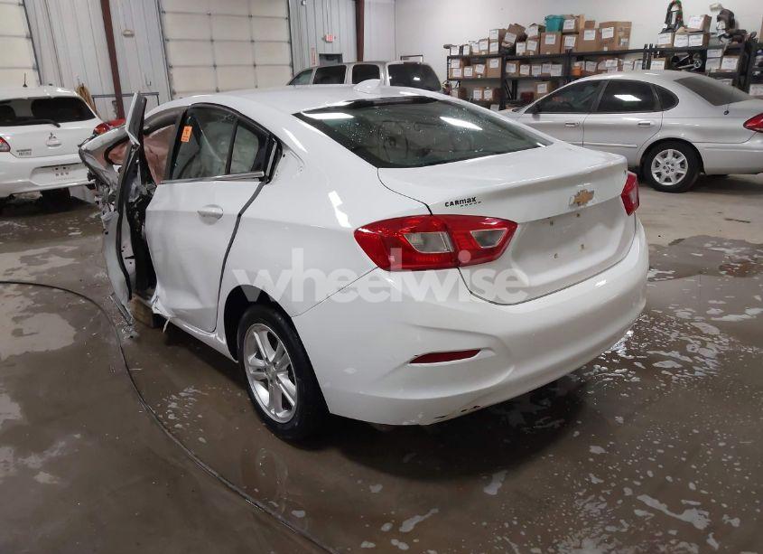 Photo 3 of 2017 Chevrolet Cruze LT AUTO (VIN 1G1BE5SM2H7260399)