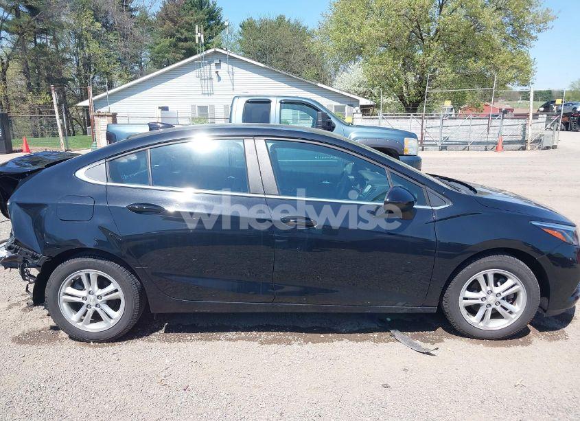 Photo 14 of 2017 Chevrolet Cruze LT AUTO (VIN 1G1BE5SM2H7268552)