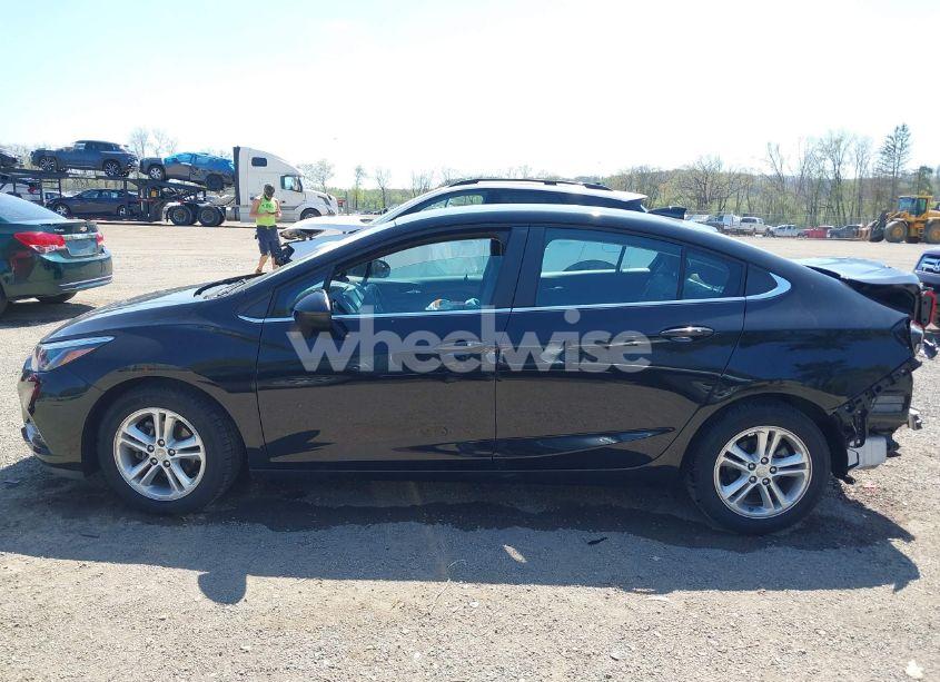 Photo 15 of 2017 Chevrolet Cruze LT AUTO (VIN 1G1BE5SM2H7268552)