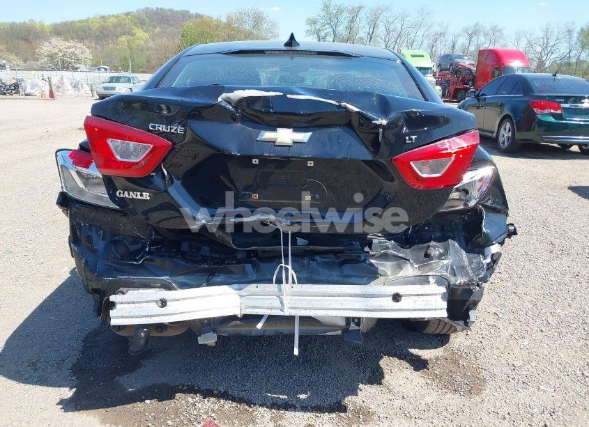 Photo 17 of 2017 Chevrolet Cruze LT AUTO (VIN 1G1BE5SM2H7268552)
