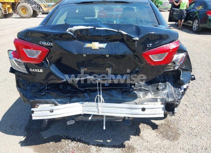 Photo 6 of 2017 Chevrolet Cruze LT AUTO (VIN 1G1BE5SM2H7268552)