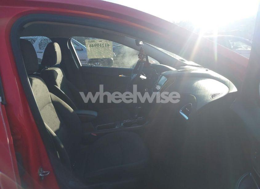 Photo 5 of 2017 Chevrolet Cruze LT AUTO (VIN 1G1BE5SM2H7269684)