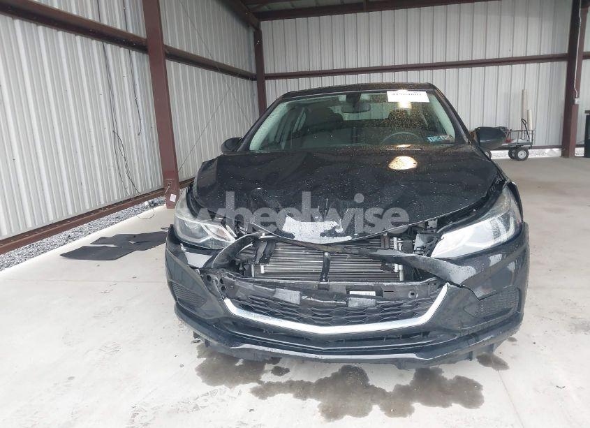 Photo 12 of 2018 Chevrolet Cruze LT AUTO (VIN 1G1BE5SM2J7104448)