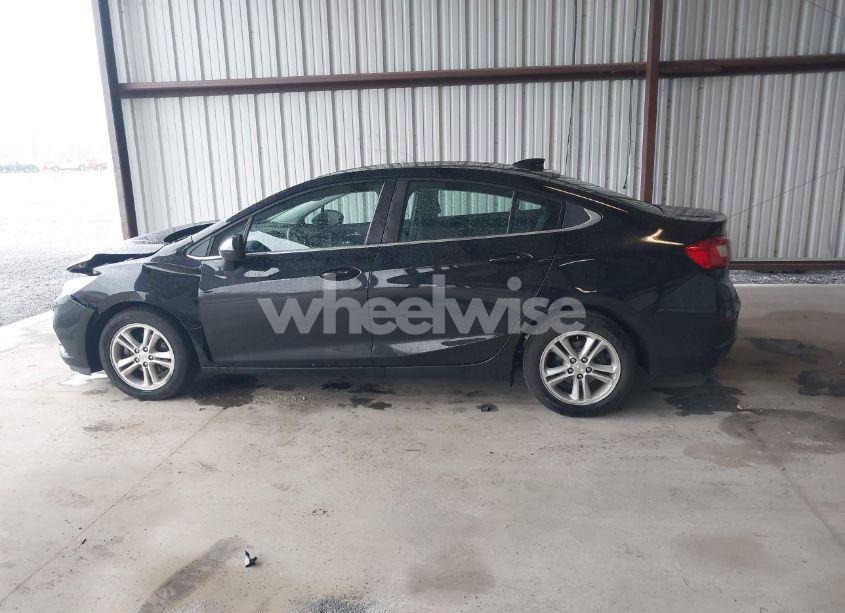Photo 14 of 2018 Chevrolet Cruze LT AUTO (VIN 1G1BE5SM2J7104448)