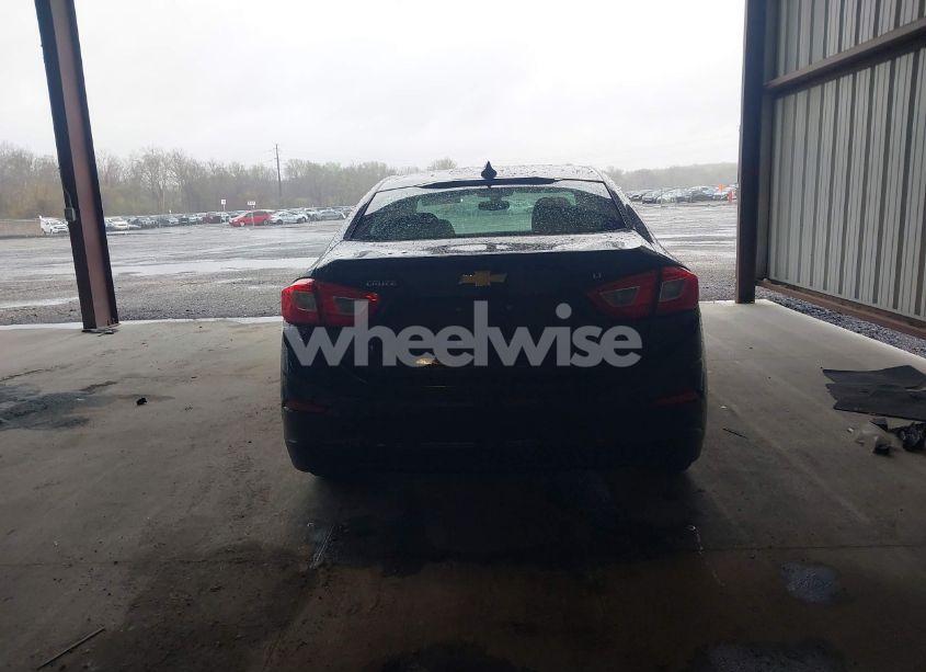 Photo 16 of 2018 Chevrolet Cruze LT AUTO (VIN 1G1BE5SM2J7104448)