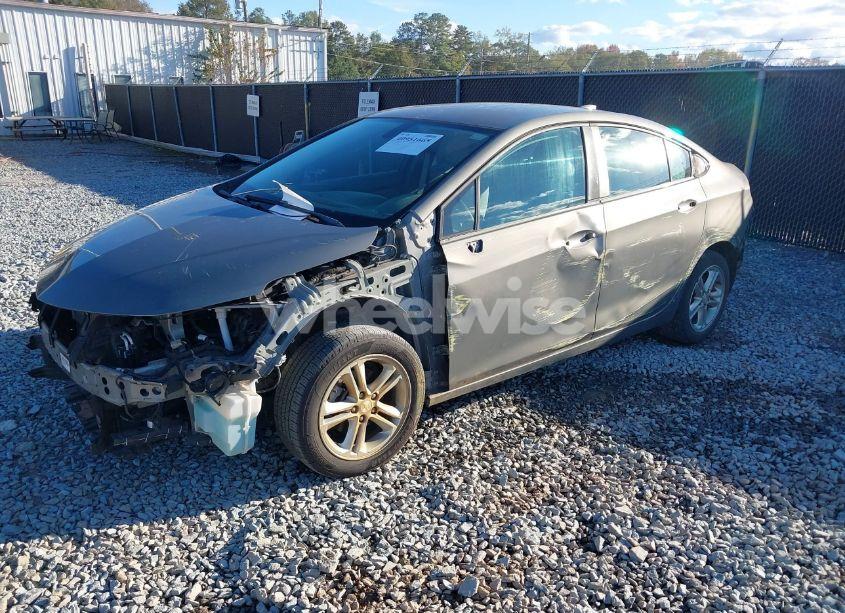 Photo 2 of 2018 Chevrolet Cruze LT AUTO (VIN 1G1BE5SM2J7111450)