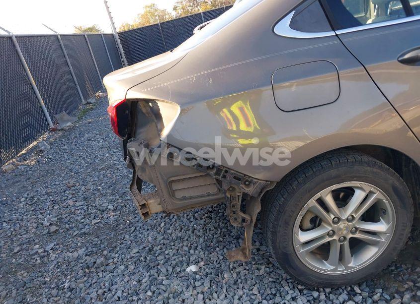 Photo 20 of 2018 Chevrolet Cruze LT AUTO (VIN 1G1BE5SM2J7111450)