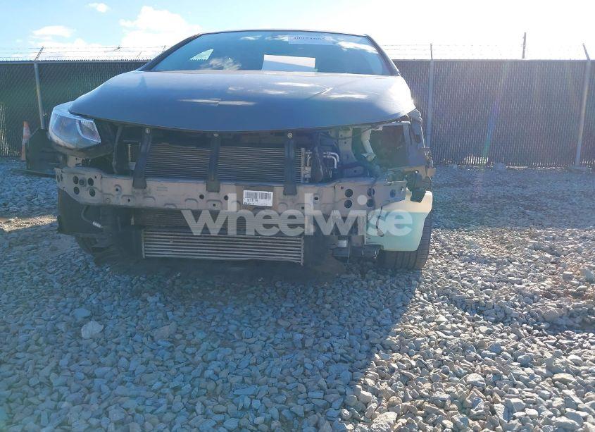 Photo 6 of 2018 Chevrolet Cruze LT AUTO (VIN 1G1BE5SM2J7111450)