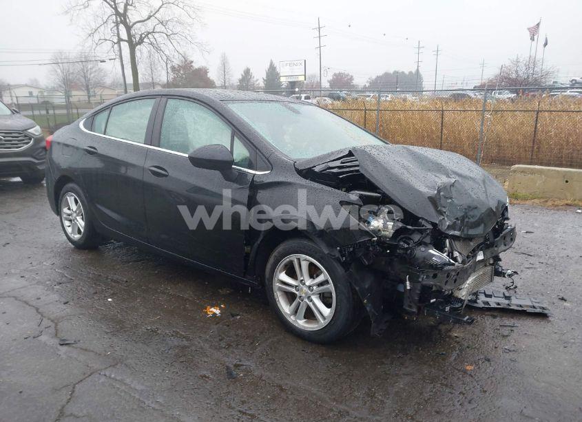 2018 Chevrolet Cruze LT AUTO (VIN 1G1BE5SM2J7112694) main photo