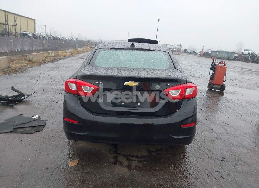 Photo 17 of 2018 Chevrolet Cruze LT AUTO (VIN 1G1BE5SM2J7112694)