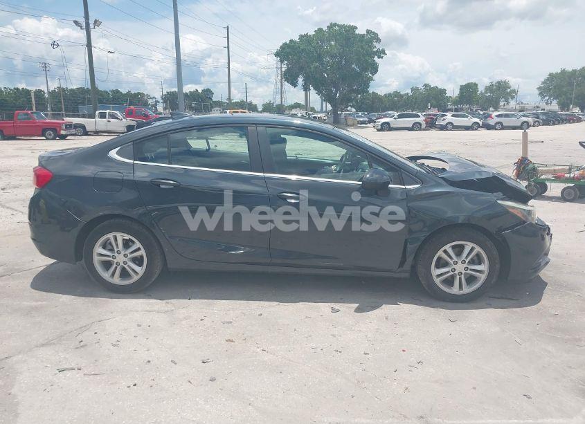 Photo 13 of 2018 Chevrolet Cruze LT AUTO (VIN 1G1BE5SM2J7115773)