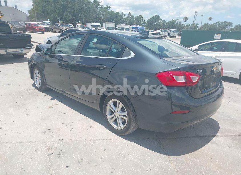 Photo 3 of 2018 Chevrolet Cruze LT AUTO (VIN 1G1BE5SM2J7115773)