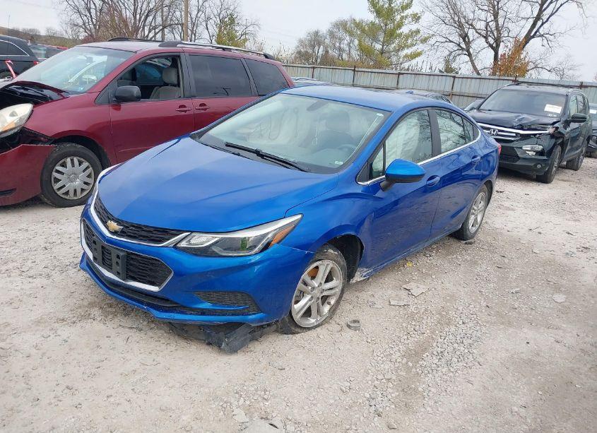 Photo 2 of 2018 Chevrolet Cruze LT AUTO (VIN 1G1BE5SM2J7135733)
