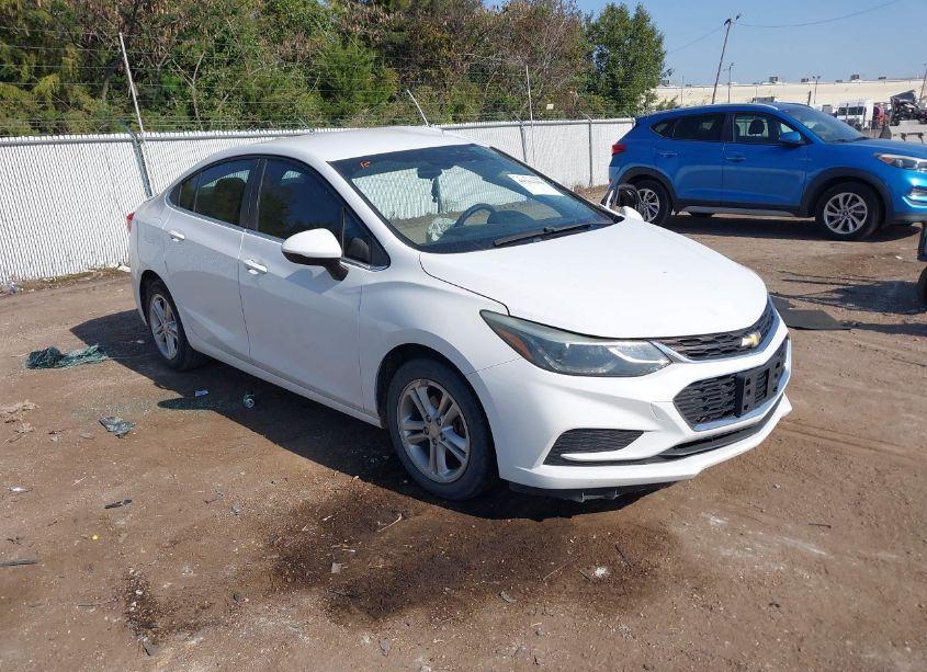 2018 Chevrolet Cruze LT AUTO (VIN 1G1BE5SM2J7136445) main photo