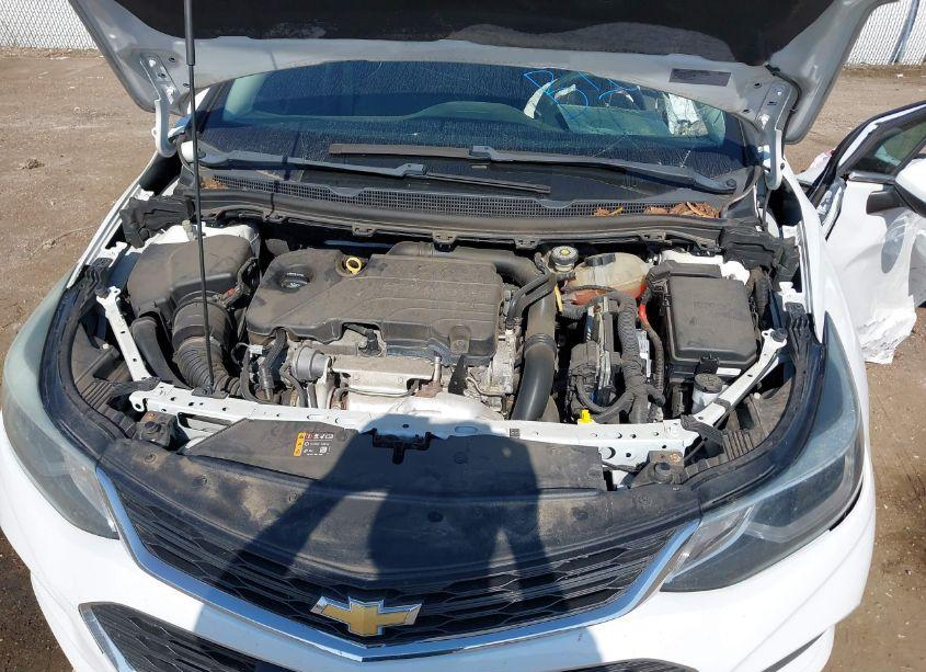 Photo 10 of 2018 Chevrolet Cruze LT AUTO (VIN 1G1BE5SM2J7136445)