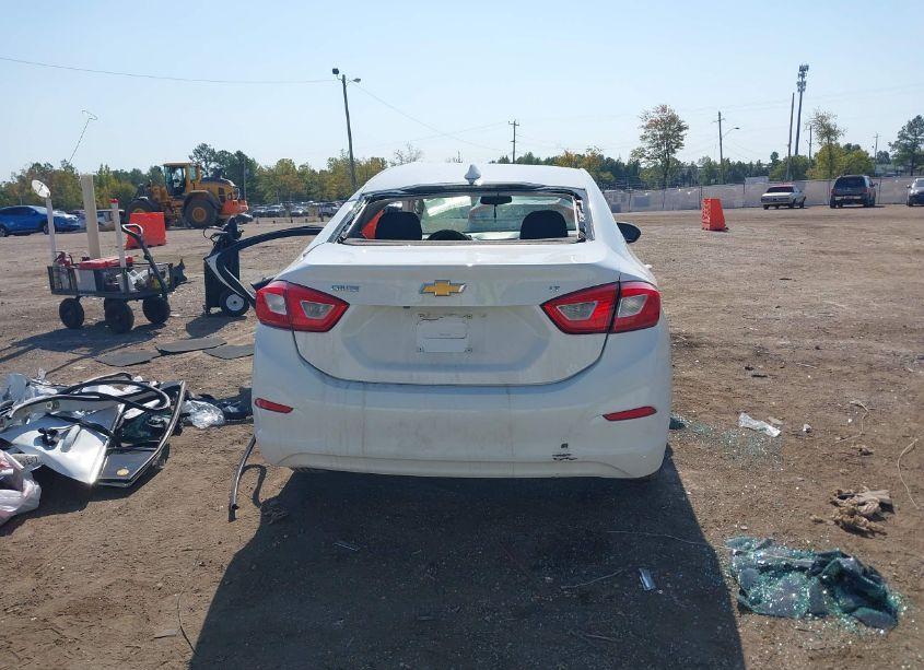 Photo 15 of 2018 Chevrolet Cruze LT AUTO (VIN 1G1BE5SM2J7136445)