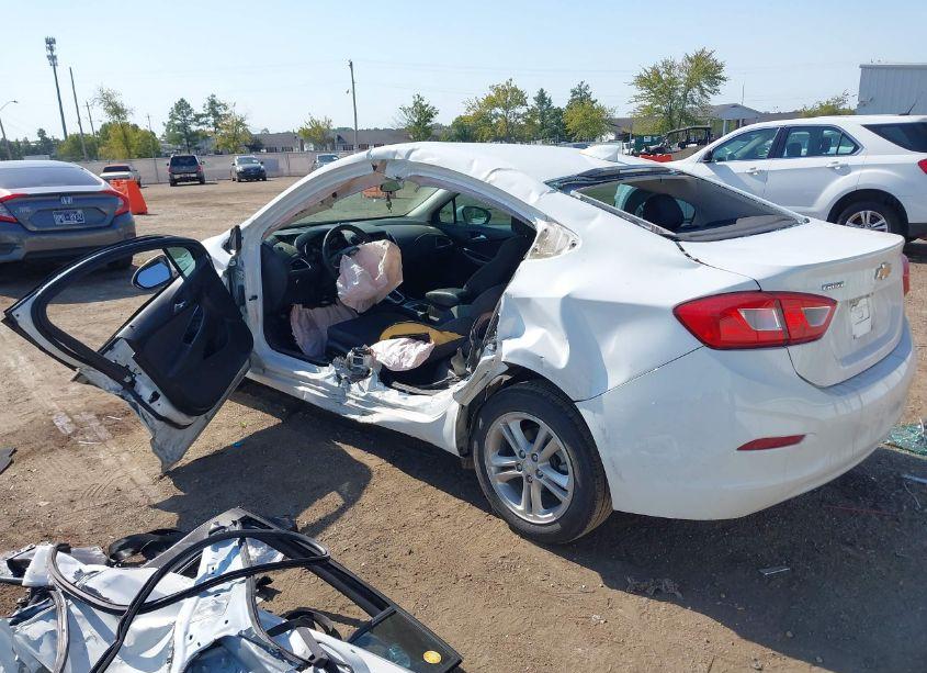 Photo 3 of 2018 Chevrolet Cruze LT AUTO (VIN 1G1BE5SM2J7136445)