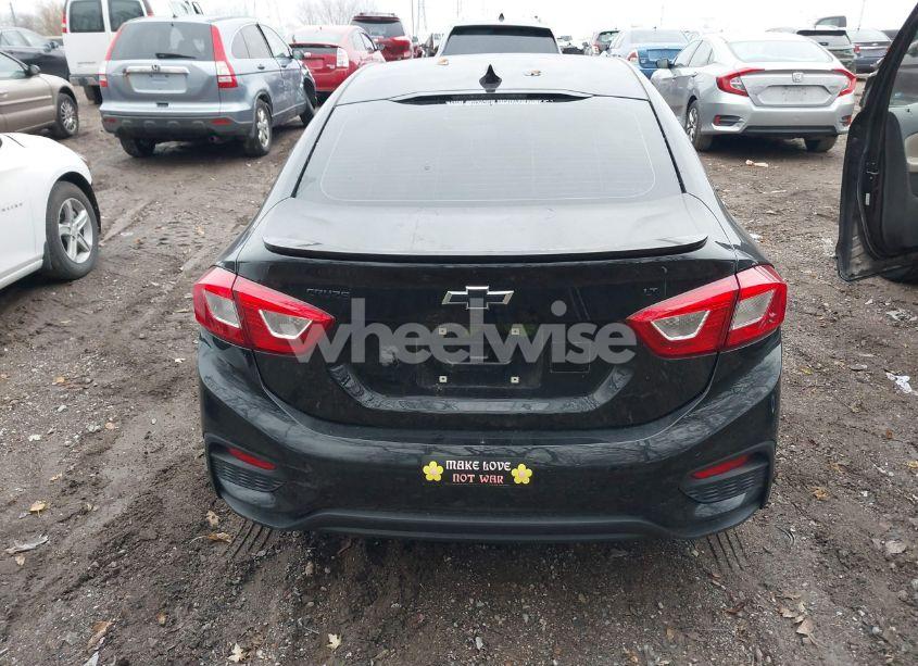 Photo 17 of 2018 Chevrolet Cruze LT AUTO (VIN 1G1BE5SM2J7149163)