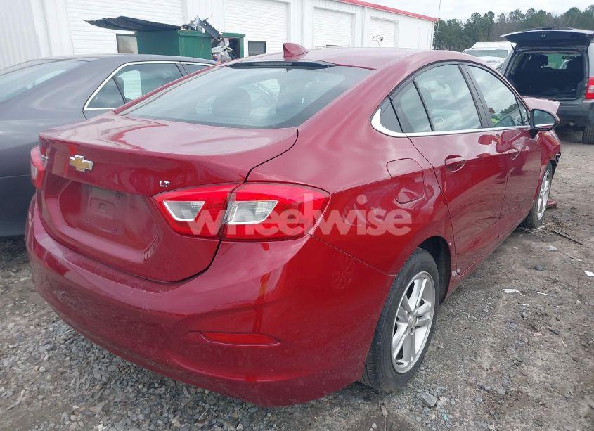Photo 4 of 2018 Chevrolet Cruze LT AUTO (VIN 1G1BE5SM2J7160633)