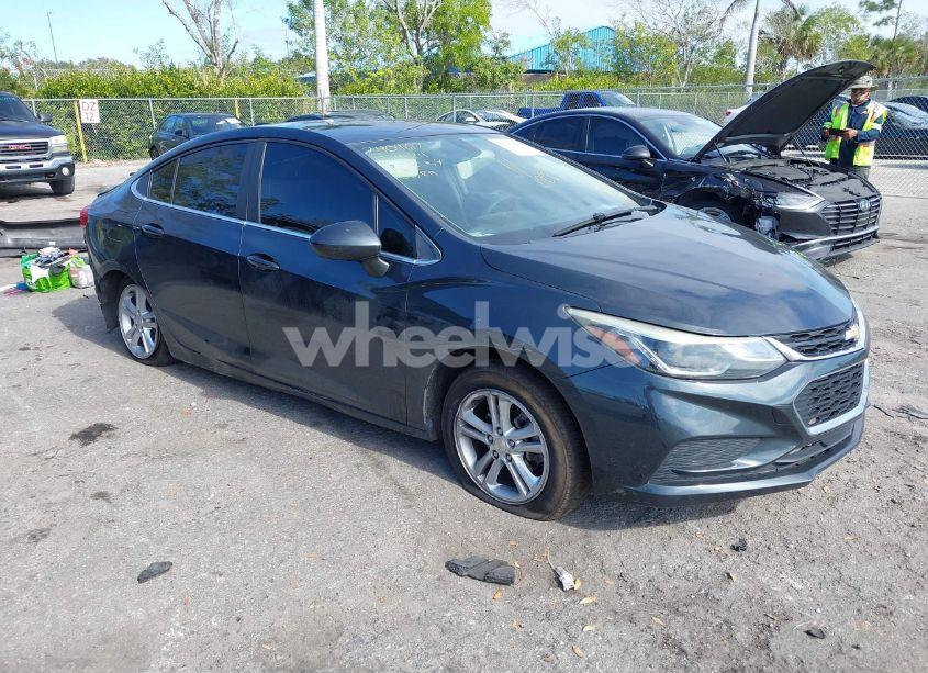 2018 Chevrolet Cruze LT AUTO (VIN 1G1BE5SM2J7166531) main photo