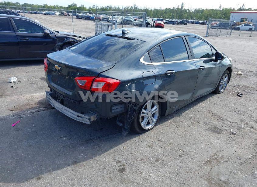 Photo 4 of 2018 Chevrolet Cruze LT AUTO (VIN 1G1BE5SM2J7166531)