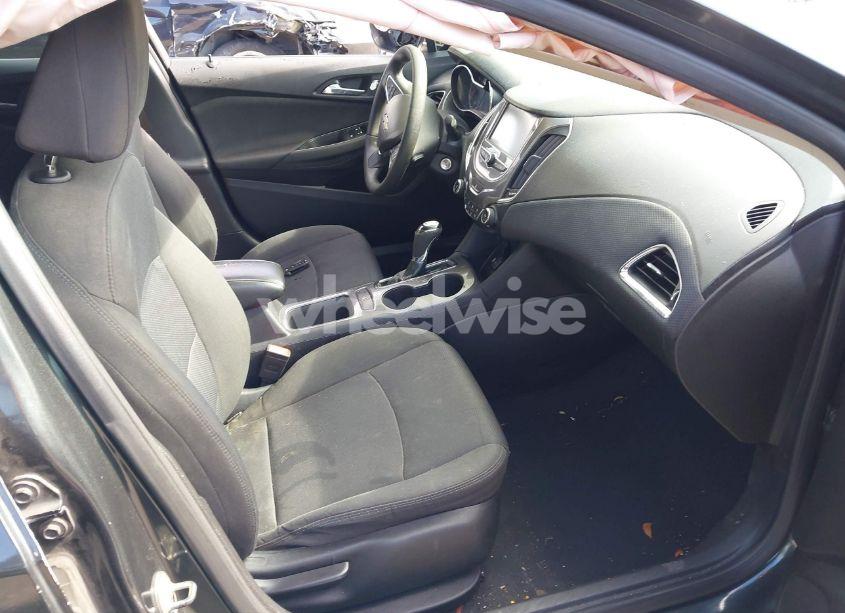 Photo 5 of 2018 Chevrolet Cruze LT AUTO (VIN 1G1BE5SM2J7166531)