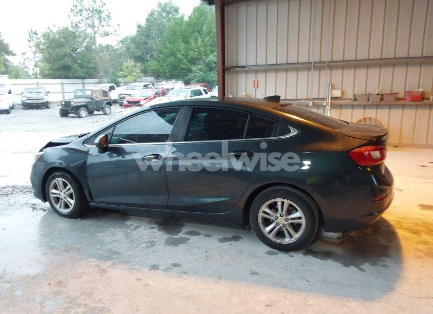 Photo 14 of 2018 Chevrolet Cruze LT AUTO (VIN 1G1BE5SM2J7176475)