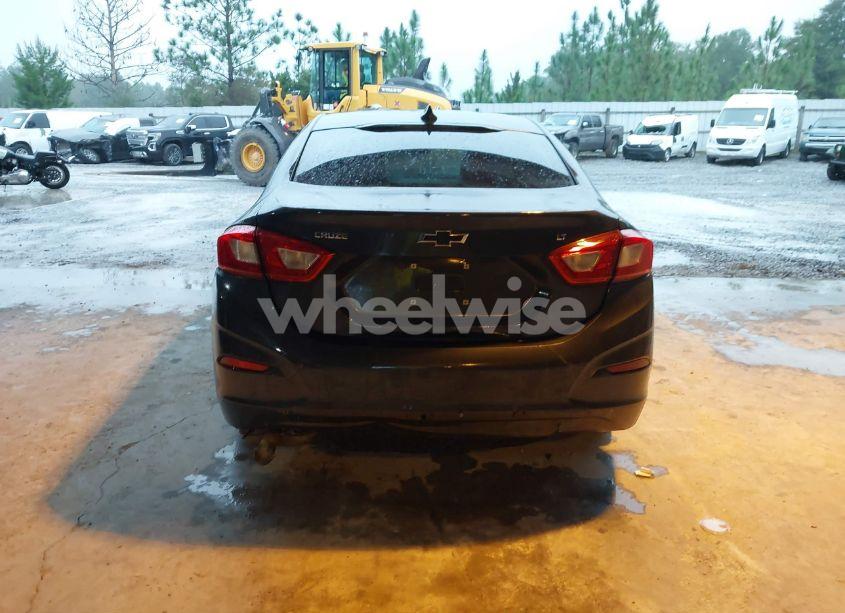 Photo 16 of 2018 Chevrolet Cruze LT AUTO (VIN 1G1BE5SM2J7176475)