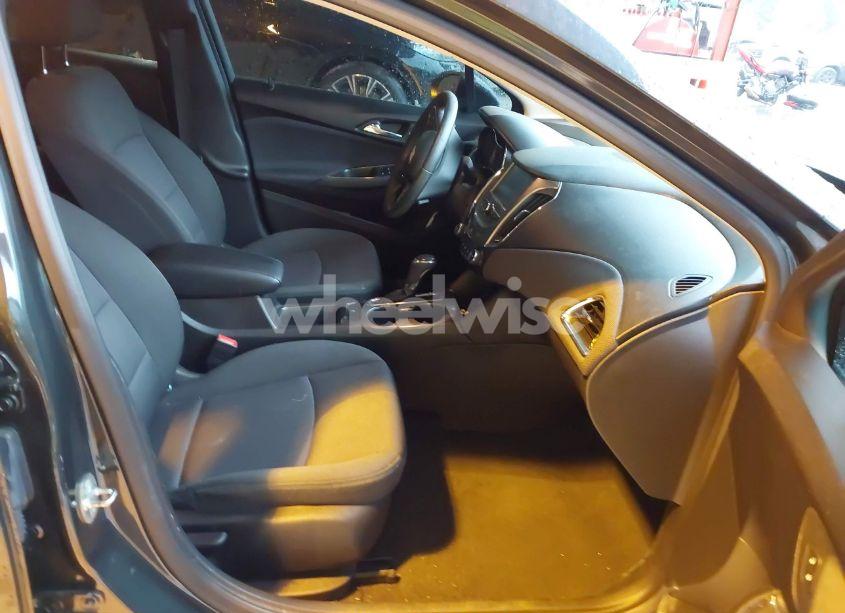 Photo 5 of 2018 Chevrolet Cruze LT AUTO (VIN 1G1BE5SM2J7176475)