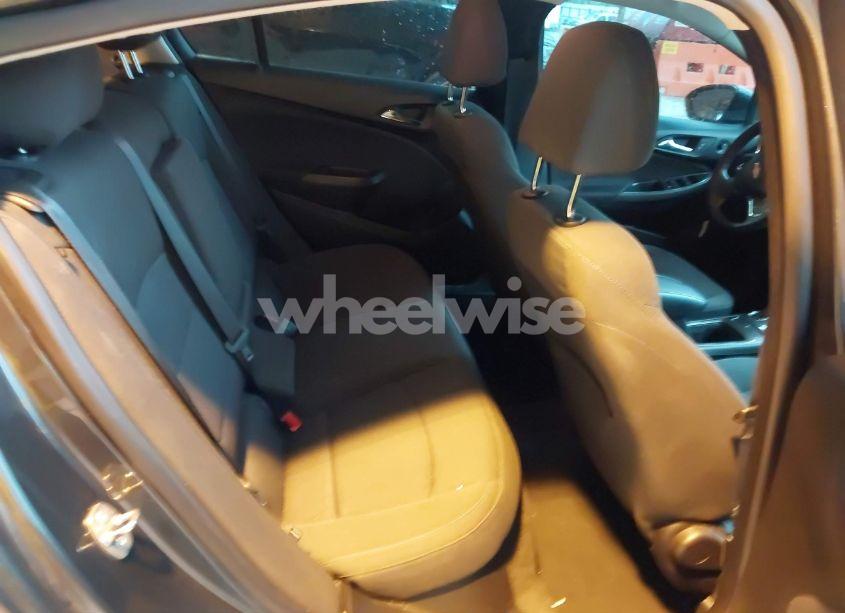 Photo 8 of 2018 Chevrolet Cruze LT AUTO (VIN 1G1BE5SM2J7176475)