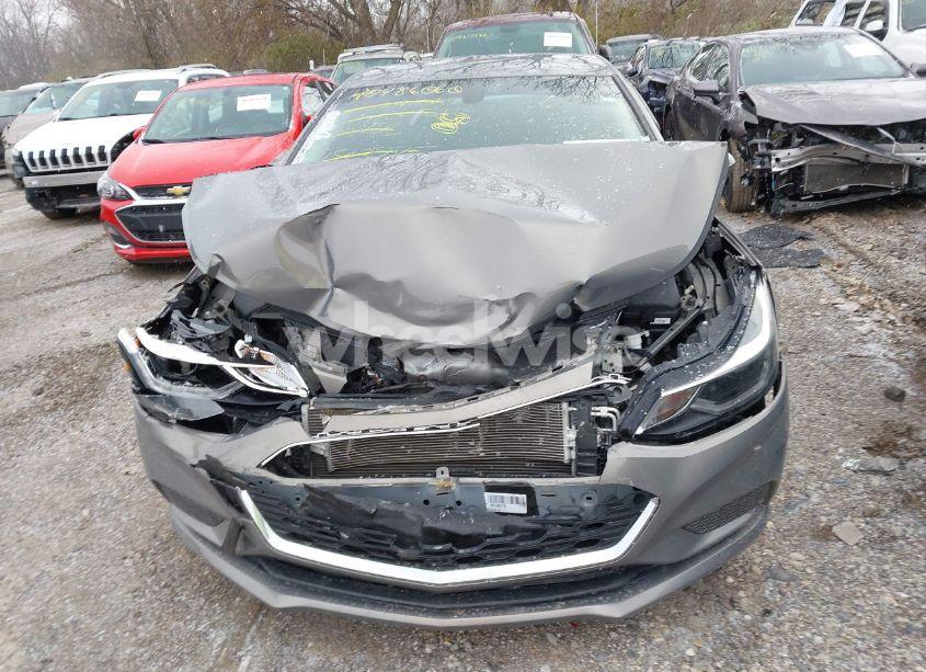 Photo 12 of 2018 Chevrolet Cruze LT AUTO (VIN 1G1BE5SM2J7183975)