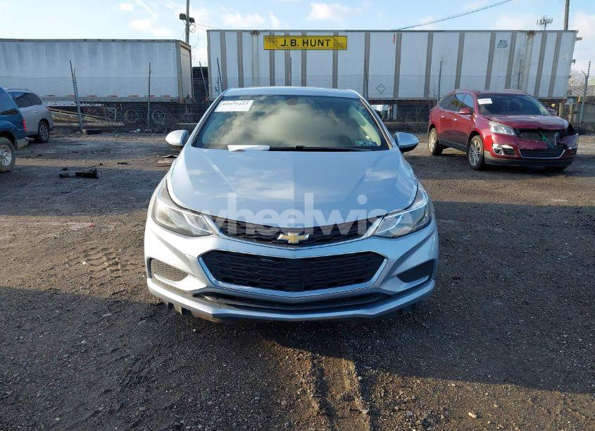 Photo 11 of 2018 Chevrolet Cruze LT AUTO (VIN 1G1BE5SM2J7193955)