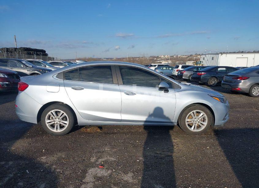 Photo 12 of 2018 Chevrolet Cruze LT AUTO (VIN 1G1BE5SM2J7193955)