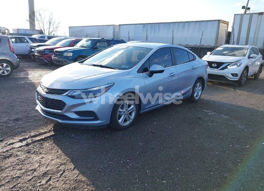 Photo 2 of 2018 Chevrolet Cruze LT AUTO (VIN 1G1BE5SM2J7193955)